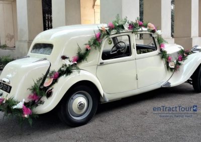 Décoration voiture mariage parebrise